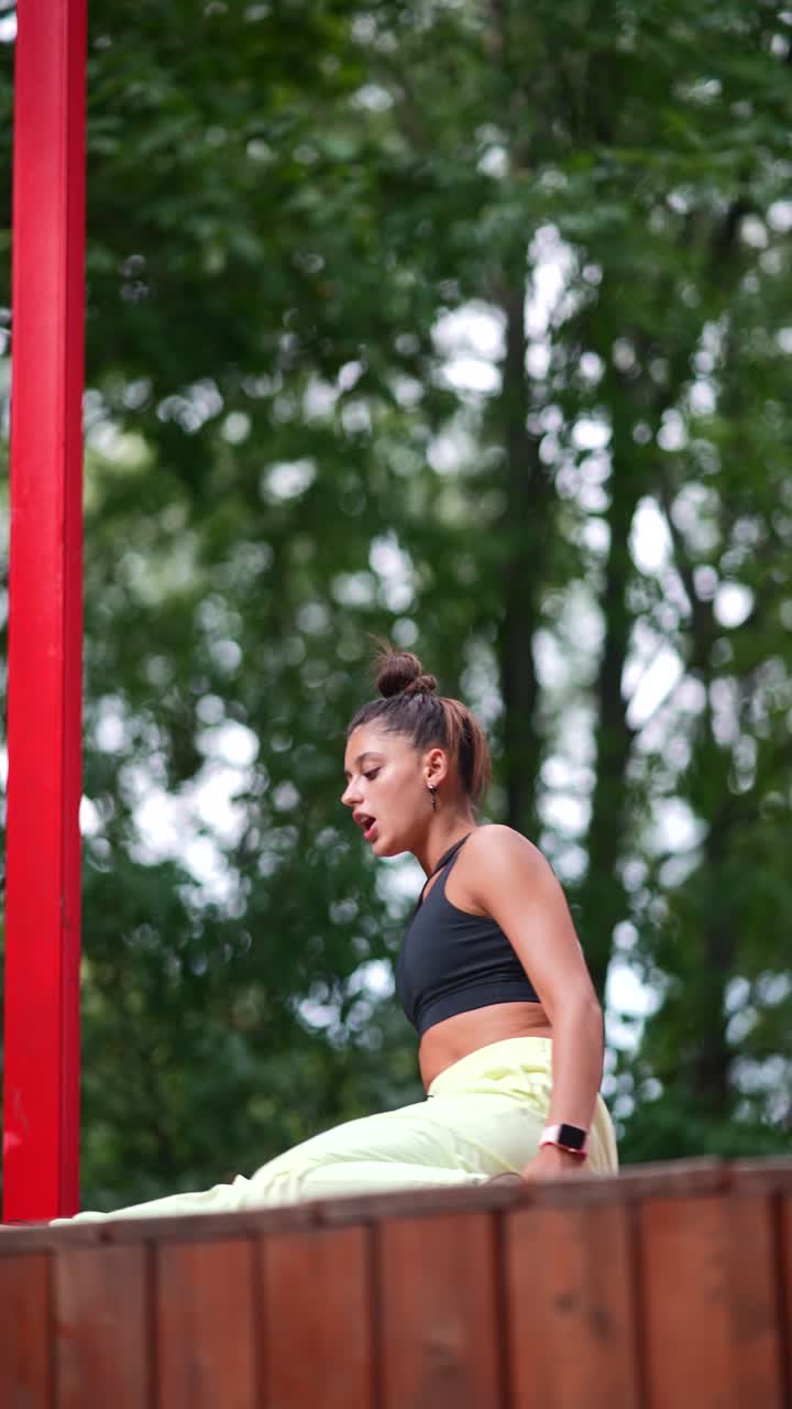 mujer que trabaja al aire libre
