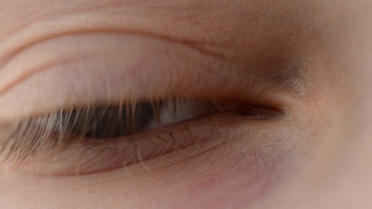 Ripresa di un occhio femminile. Ripresa di occhi femminili