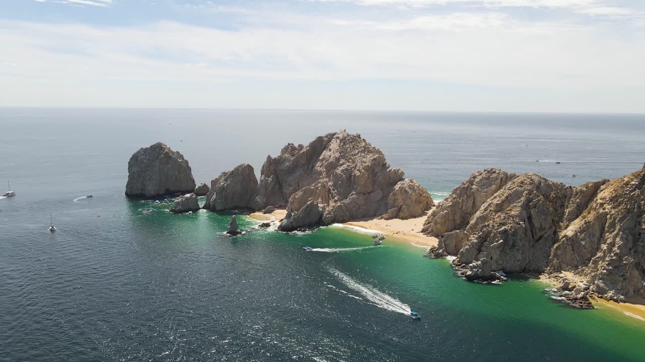 toma aérea 4k de la península de baja california sur, costa de cabo san lucas en méxico