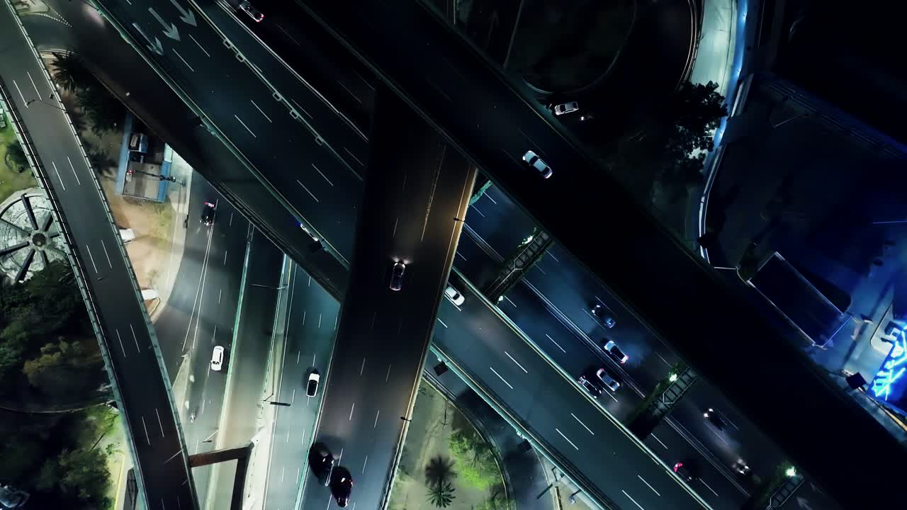 una vista aérea de los puentes llenos de coches en el centro de san jerónimo, ciudad de méxico