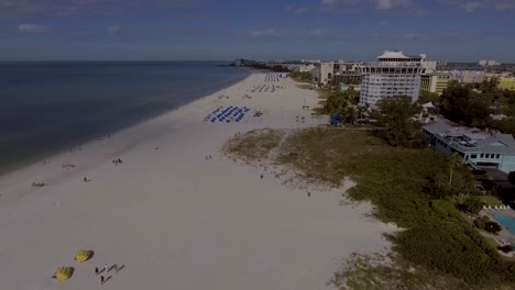 4K-Drohnenvideo-Von-Wunderschönen-Resorts-Am-Golf-Von-Mexiko-In-St