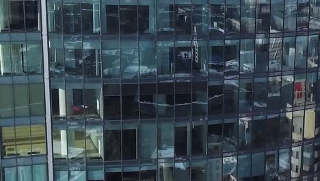 edificio de oficinas de vidrio moderno