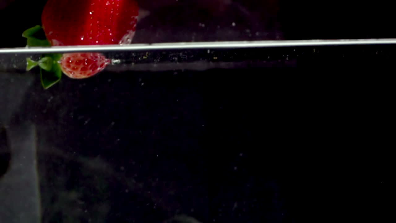 슬로우 모션 딸기 00
