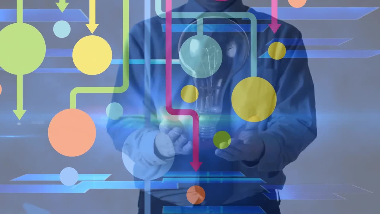 animación de una red colorida sobre un hombre de negocios lanzando y atrapando una bombilla
