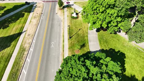 Street-view-near-Hackley-park-in-summer-2023