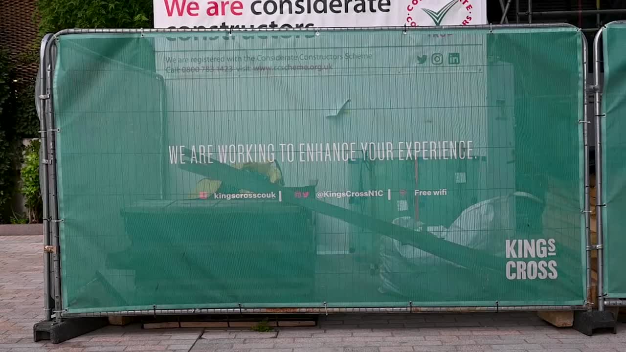 우리는 당신의 경험을 향상시키기 위해 노력하고 있습니다, 킹스 크로스, 런던, 영국