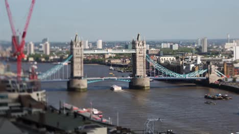 Blick-Auf-Die-Tower-Bridge-00