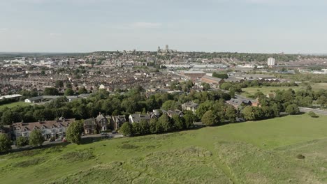 Lincoln-City-UK-Luftlandschaft-Sommer-Vororte-Park