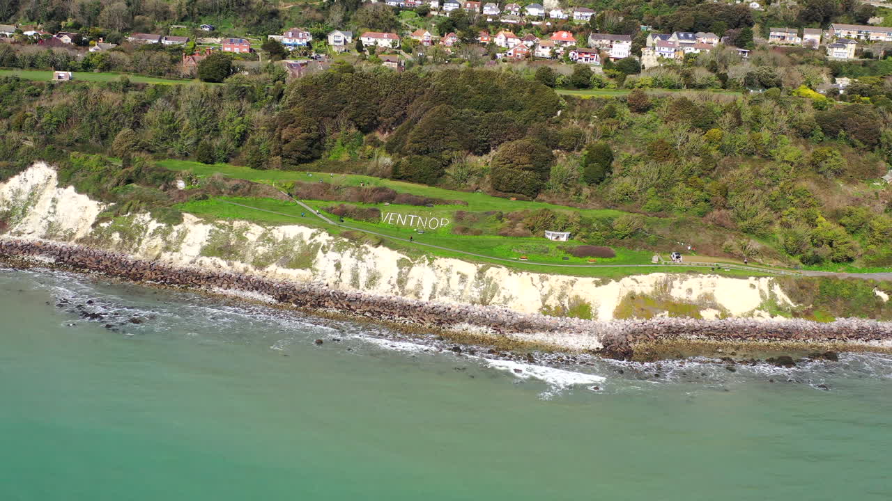 vuelo aéreo lejos isla de wight día soleado reino unido 4k