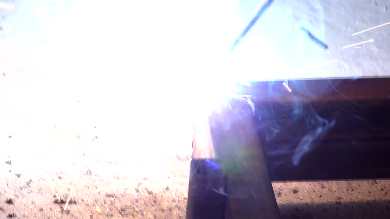 la varilla de arco de carbono utilizada en la soldadura de barras de acero y hierro y su unión