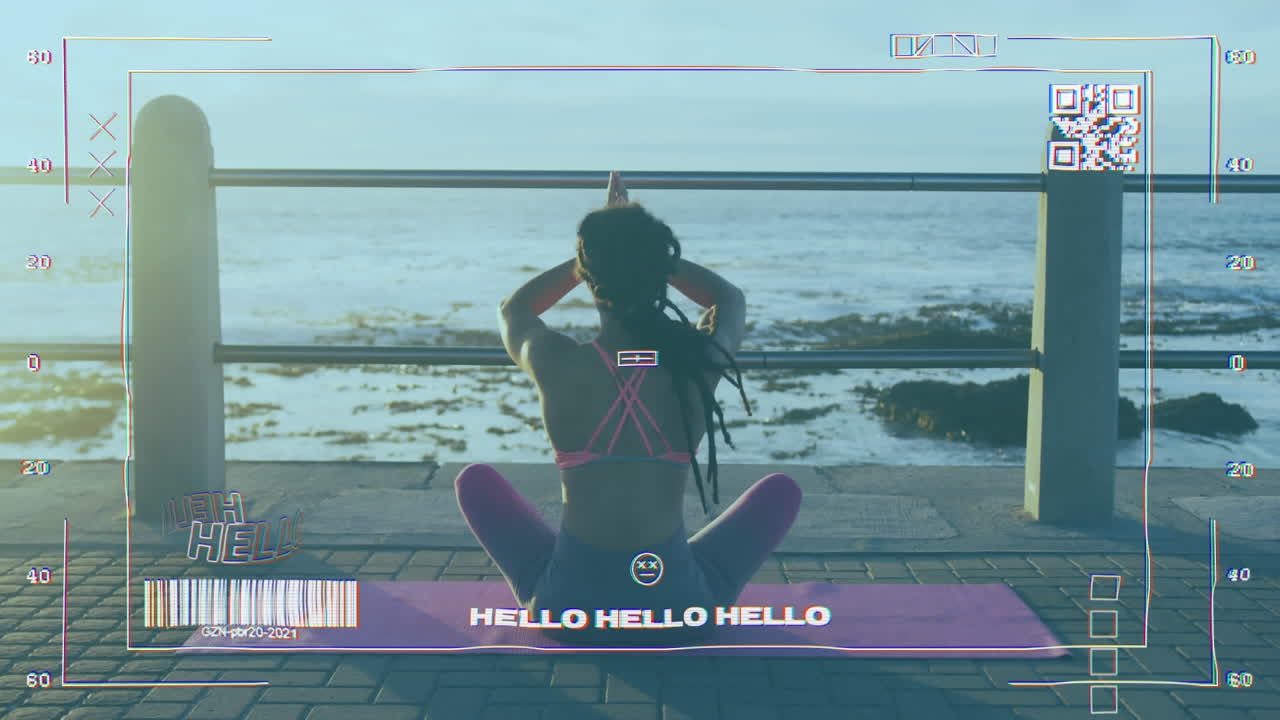 animazione di statistiche e grafici su donne che praticano lo yoga sulla passeggiata sul mare