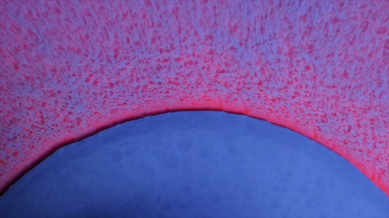 el planeta azul libera gases rojos y azules