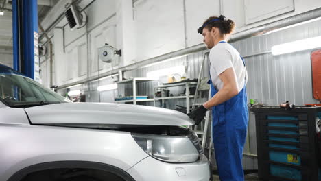 mechanic in the workshop