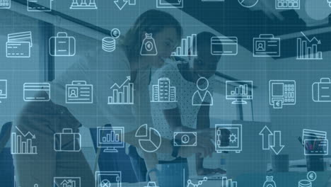 iconos de negocios y animación de análisis de datos sobre diversos profesionales que colaboran en la oficina
