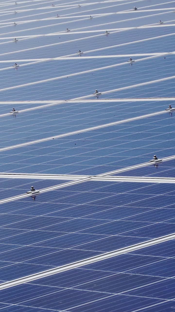 Horizontal solar panel modules for alternative energy production. Solar power station. Vertical video