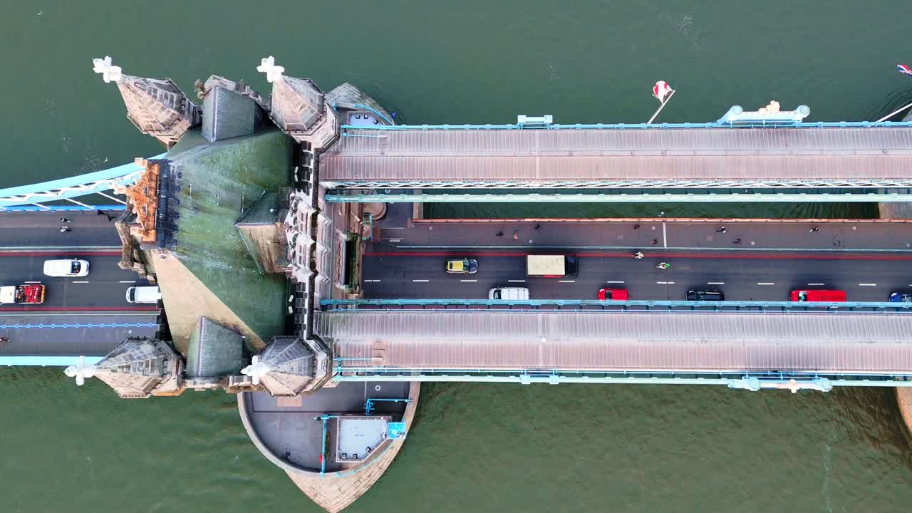 City transportation, sightseeing bridge visitors, birdseye panning