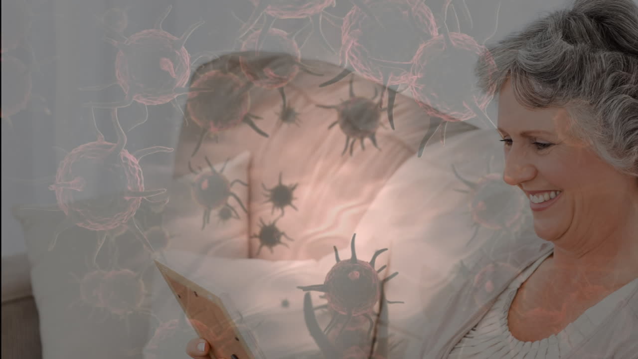 animación del globo de conexiones sobre la mujer usando un teléfono inteligente