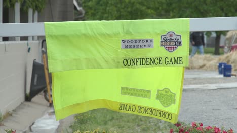 derby contestant towel on fence at churchill downs