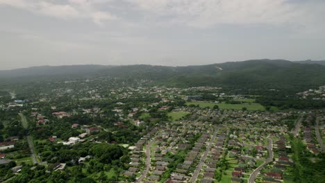 Impresionante-Vista-De-Pájaro-Drone-Toma-Tropical-De-Cielo-Azul-Agua-Turquesa-En-St