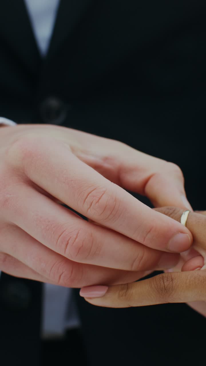 intercambio de anillos de boda