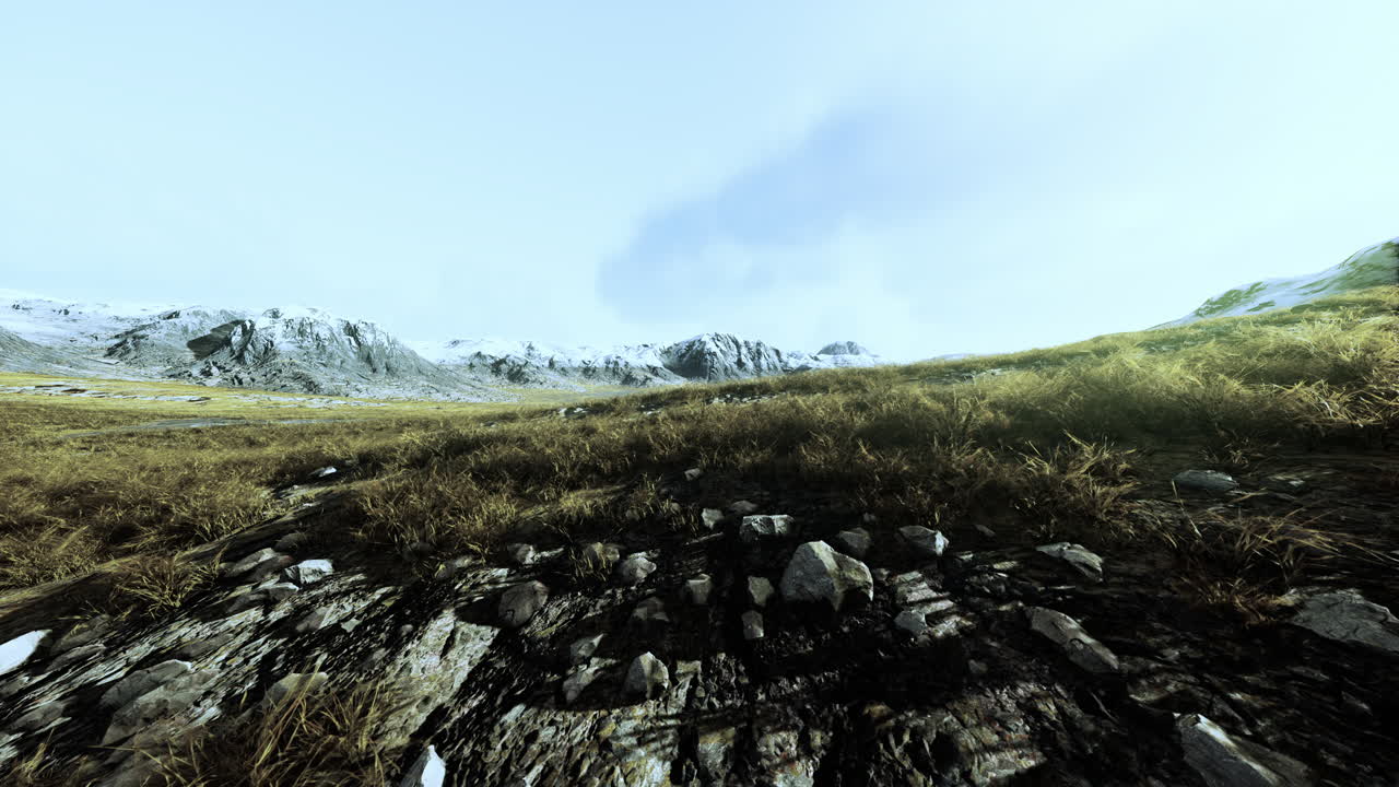 campos de hierba seca y montañas en nepal