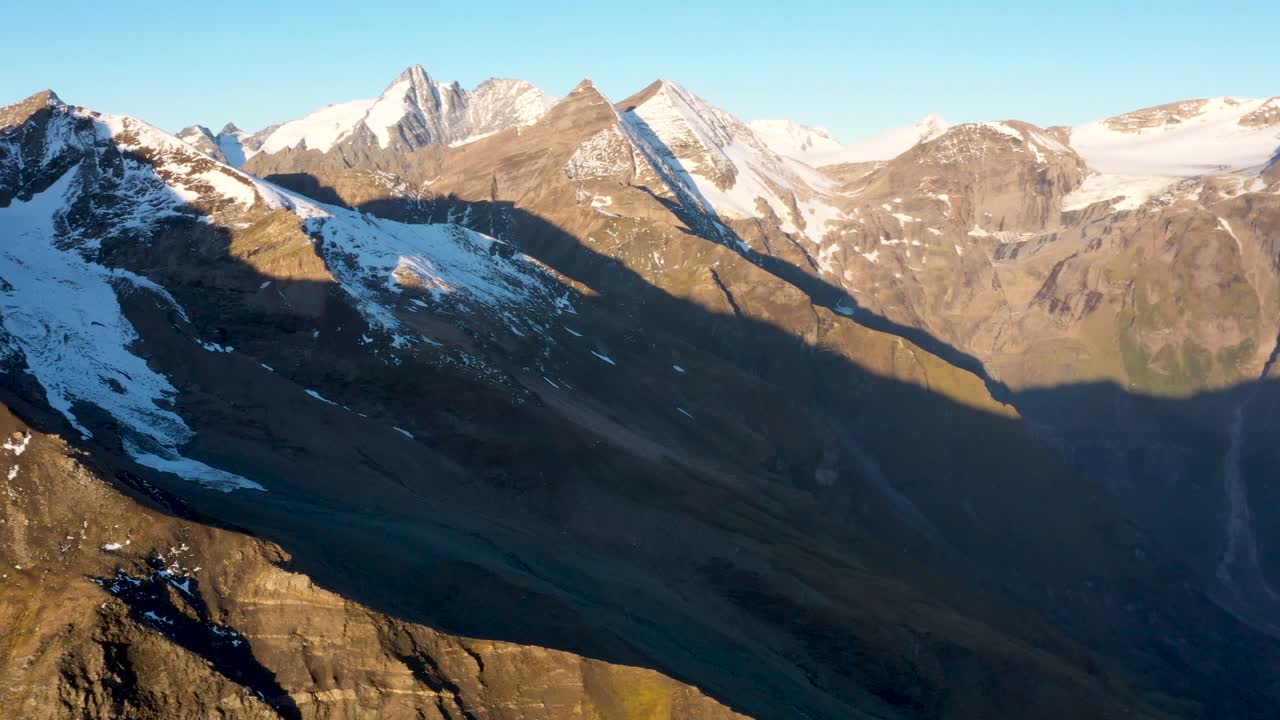 vista aérea de los alpes austriacos