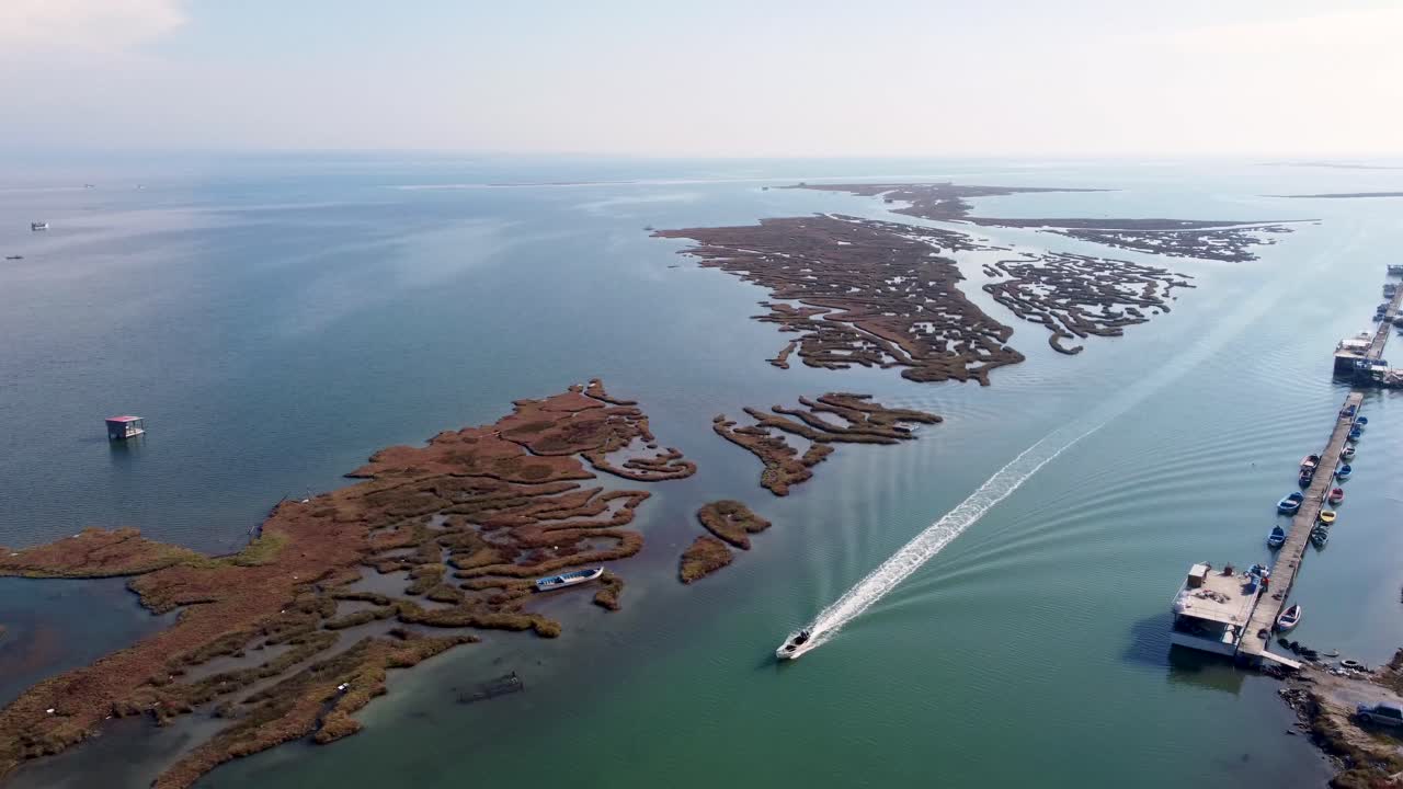 델타 아키우 강 국립 공원의 항공 사진