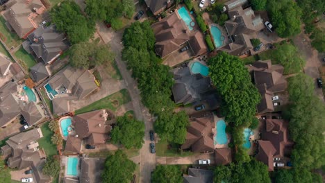 Aerial-view-of-affluent-homes-in-Houston,-Texas