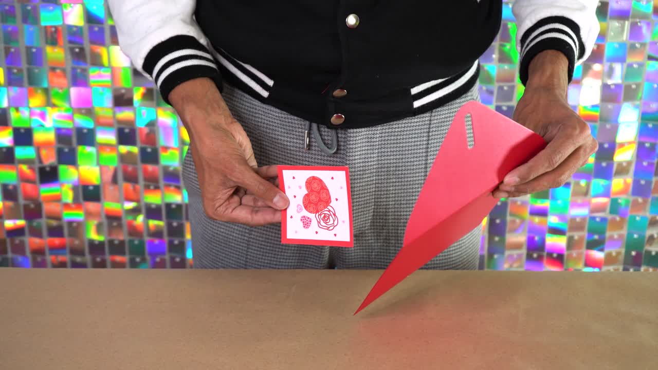 How to Make a Beautiful Valentine's Day Pop-Up Card