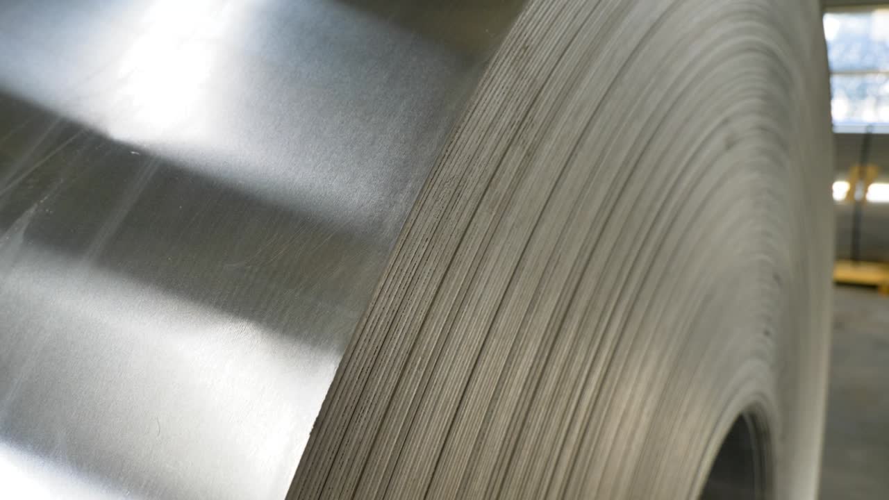 Aluminum rolled-up, process within a manufacturing facility located in Shandong Province, China
