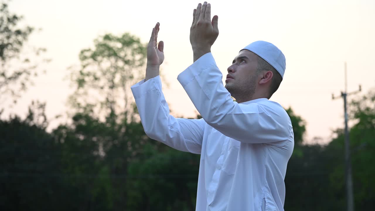 젊은 아시아 무슬림