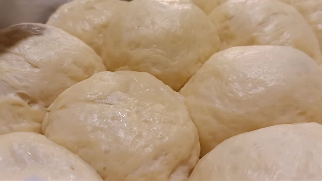 Palline di impasto morbido per Pane Danubio Toccate delicatamente - Primo piano