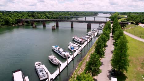 Augusta-Georgia,-The-Savannah-River-with-American-Flag-Flying