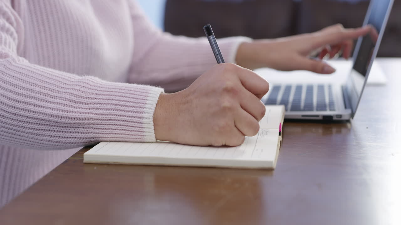 집 에서 일 을 처리 하는 것