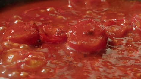 preparación de la salsa de tomate