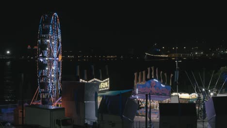 Riesenrad-Und-Vergnügungen-Auf-Philadelphias-Penn&#39;s-Landing