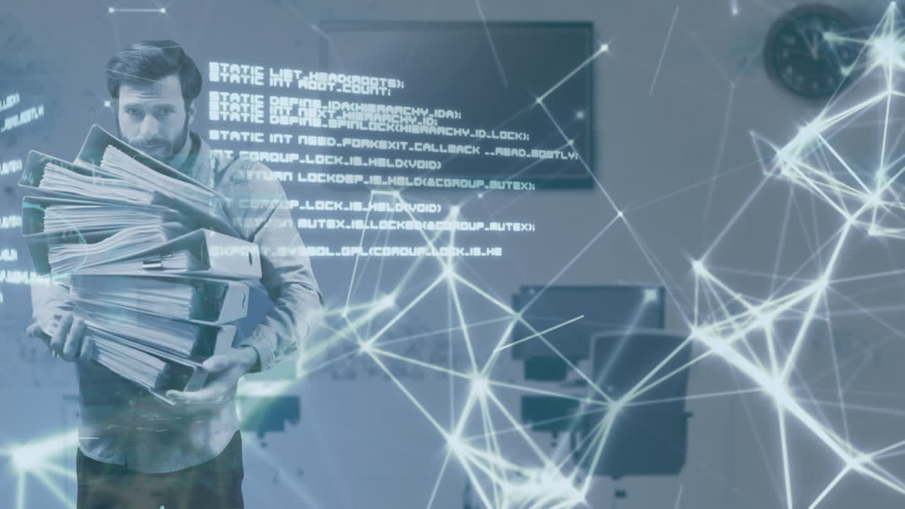 hombre que mantiene archivos de oficina con oficina, procesamiento de datos y red de conexiones en el fondo