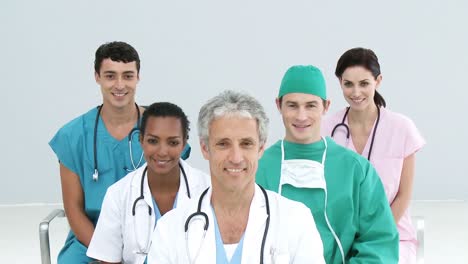 retrato de un equipo médico entusiasta