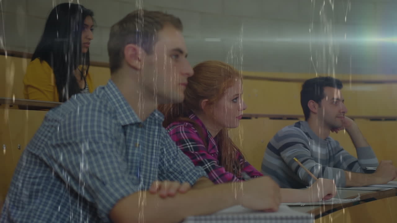 pantallas de red de conexiones sobre diversos grupos de estudiantes que estudian en la clase en la universidad