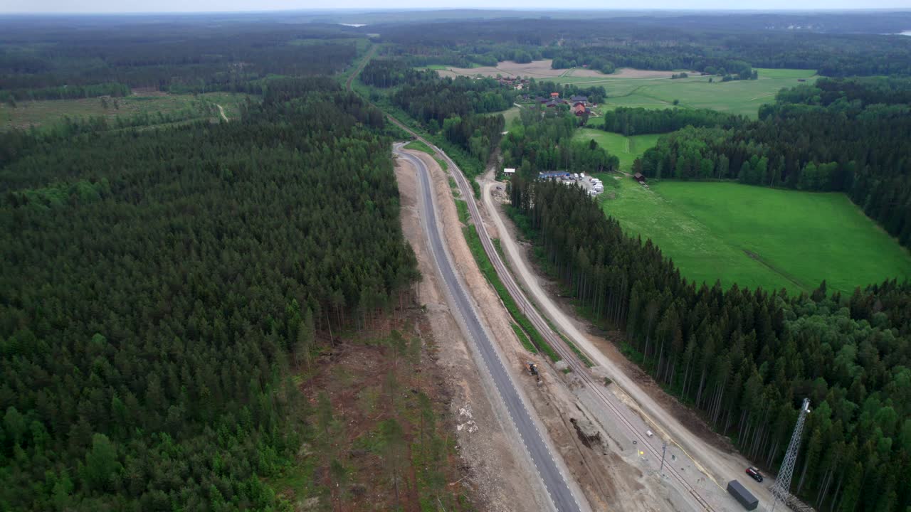строительство железнодорожного полотна, создание экологически чистой инфраструктуры, воздушные трассы