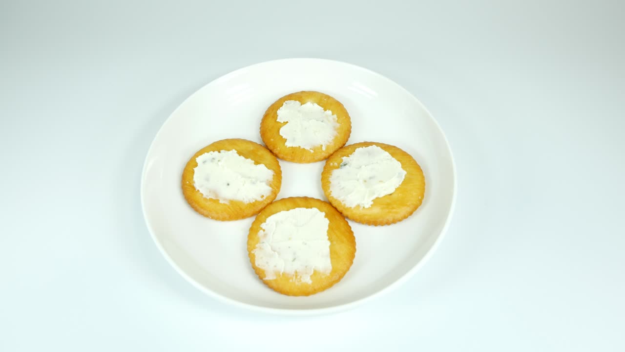 galletas redondas con queso de hierbas