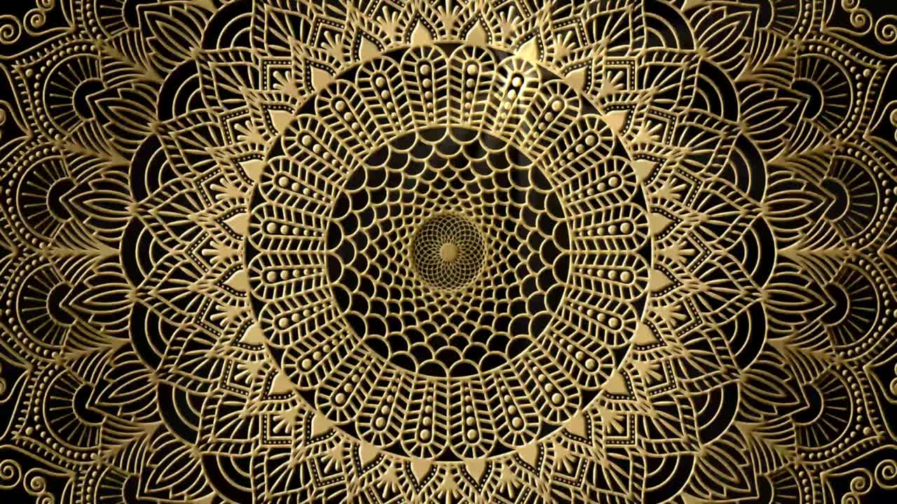 Animazione geometrica ipnotica di mandala floreale caleidoscopico dorato smussato. Sfondo astratto fantastico. Mandala caleidoscopico geometrico