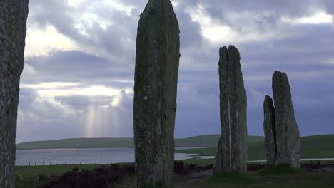 die heiligen brodgar kreisförmigen keltischen steine auf den inseln orkney in nordschottland 5