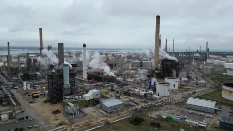 Antena-Ascendente-Refinería-De-Petróleo-Fawley-Reino-Unido-Hampshire