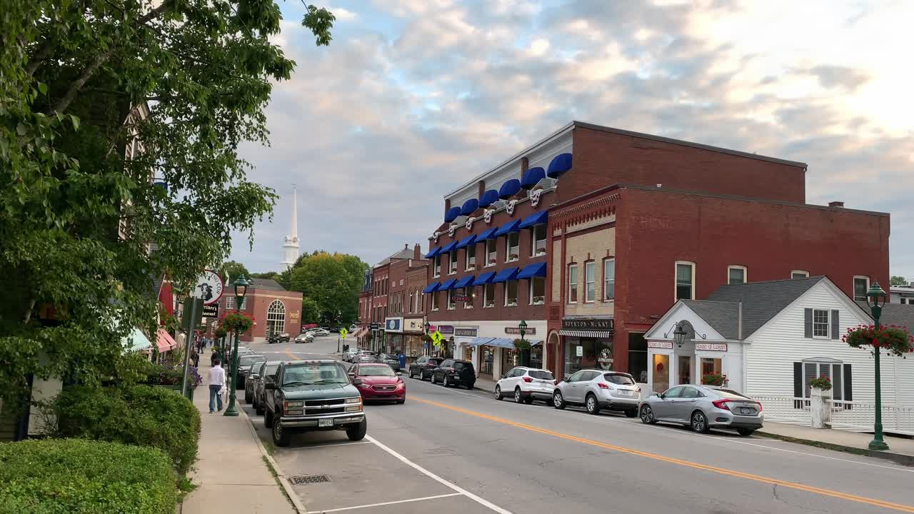 캠든 메인의 유서 깊은 도심 지역 4k