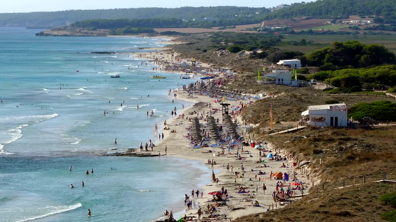 발레아르 제도 의 "손 부" 해변 의 공중 사진.