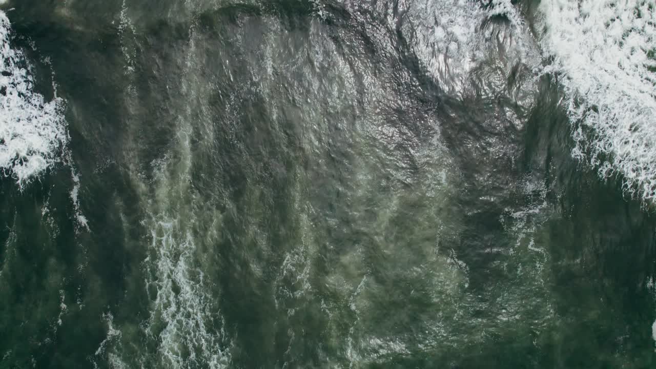 fuertes olas desde arriba