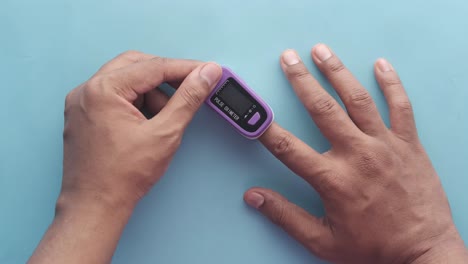 using a pulse oximeter