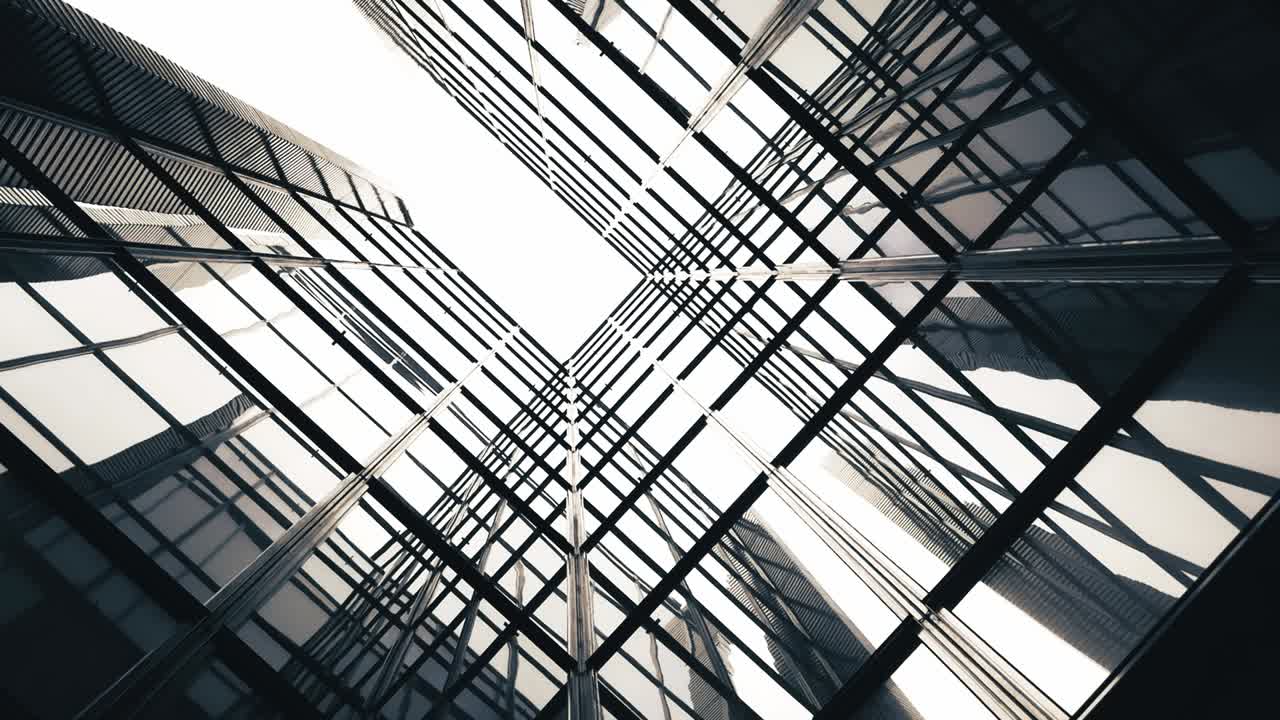 Reflective buildings can give amazing styles