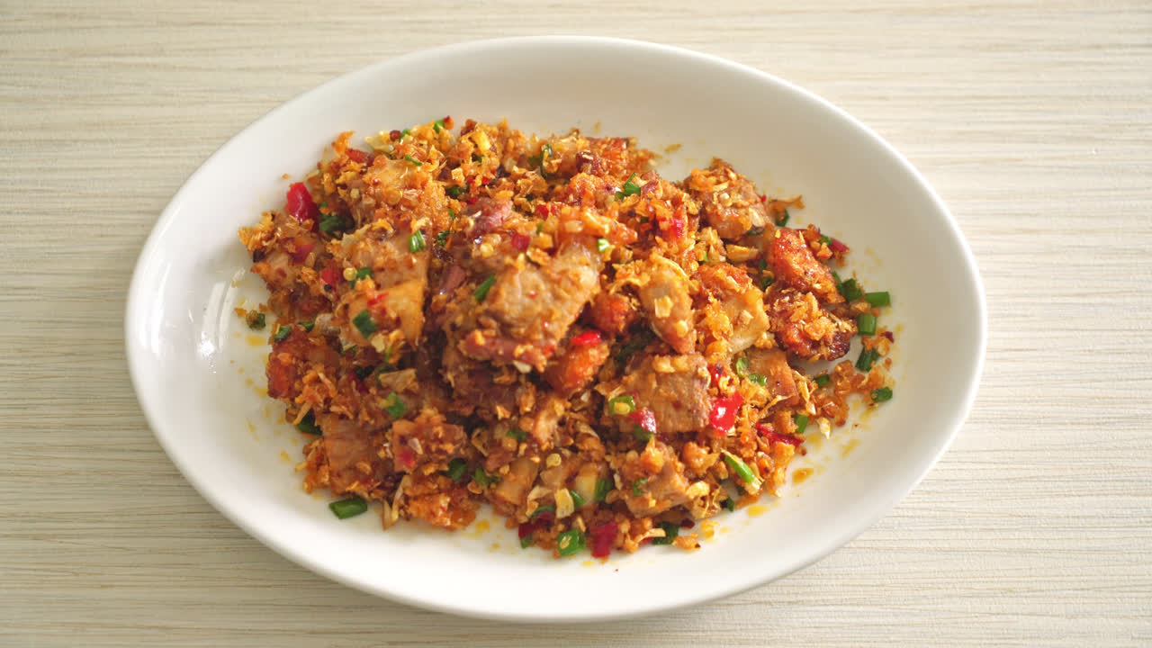 panceta crujiente asada con sal y chile - estilo de comida asiática